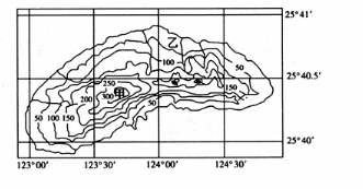 下图为我国钓鱼岛等高线地形图，图中甲、乙两地的海拔相对高度是（  ）。
